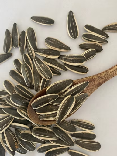 Синьцзянский новый урожай, заводские оптовые поставки, высокое качество, выгодная цена, крупный размер 601 33 56 Подсолнечные семечки