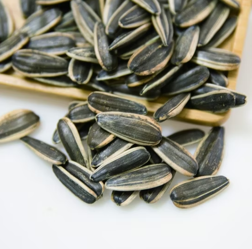 Сертифицированный по BRC китайский завод продаёт семечки подсолнечника T6 оптом 44 71 Подсолнечные семечки